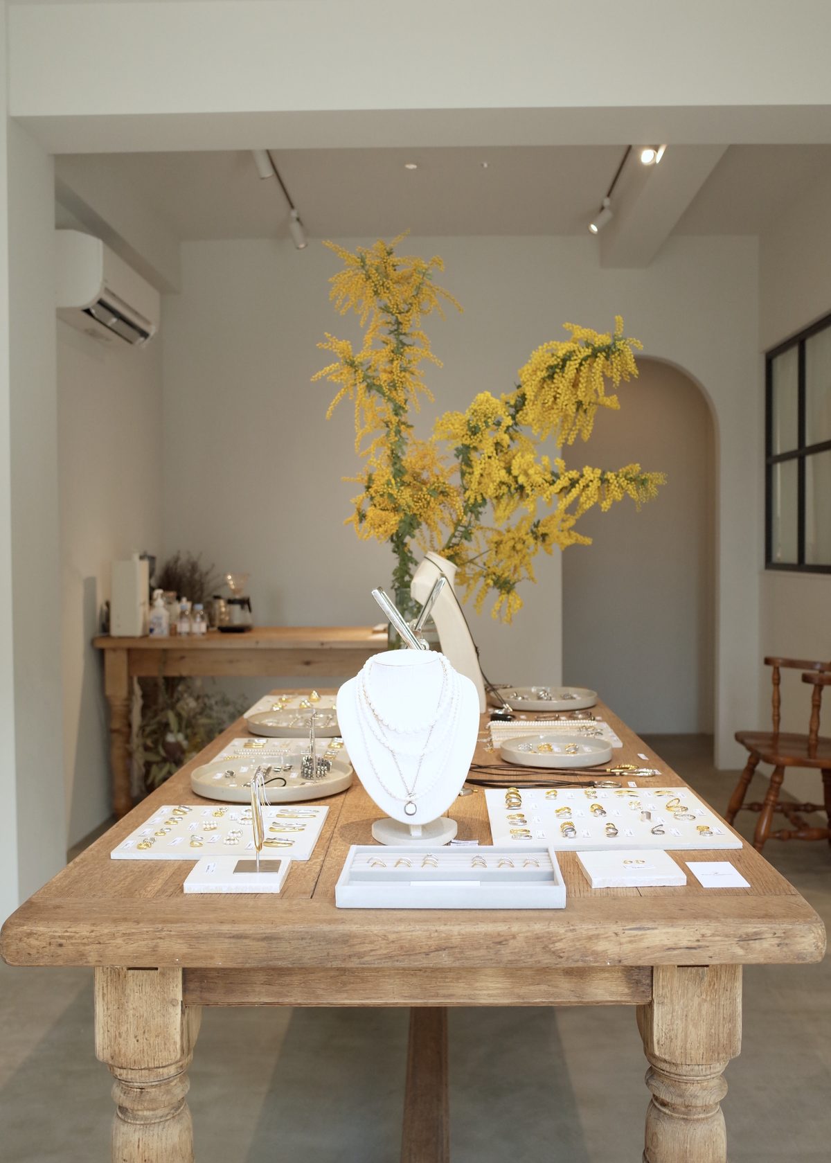 東京・代々木のアトリエ Kaori Yamamoto JEWELRY SHOP の店内